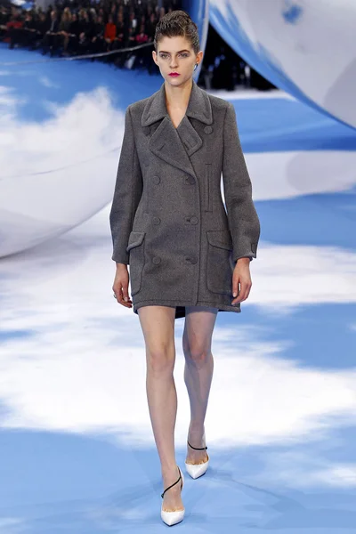 Look 9